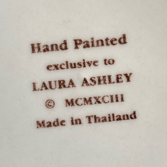 Vintage Mugs Marked "Hand Painted Vegetables to Laura Ashley ©MCMXCIII - Picture 8 of 8